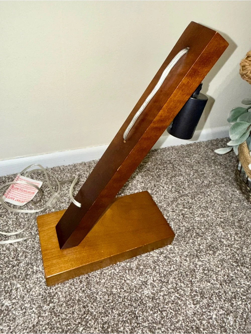 Modern wood hanging bulb table lamp